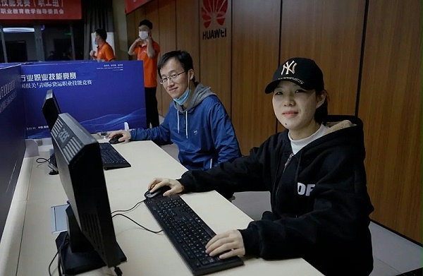 欧坚旗下心航报关荣膺冠军