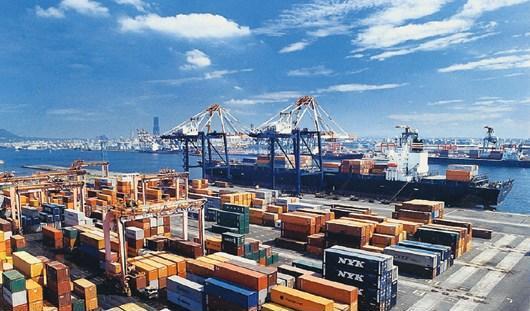 长滩港打破集装箱年吞吐量纪录